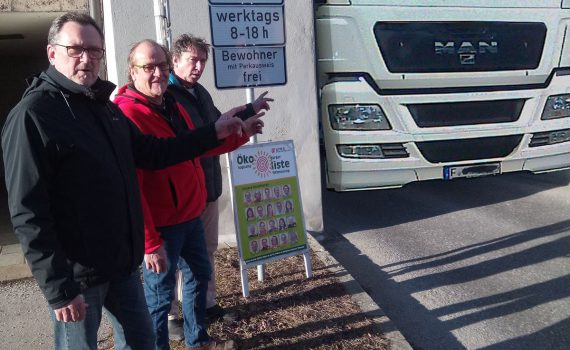 LKW im Stadttor Tittmoning